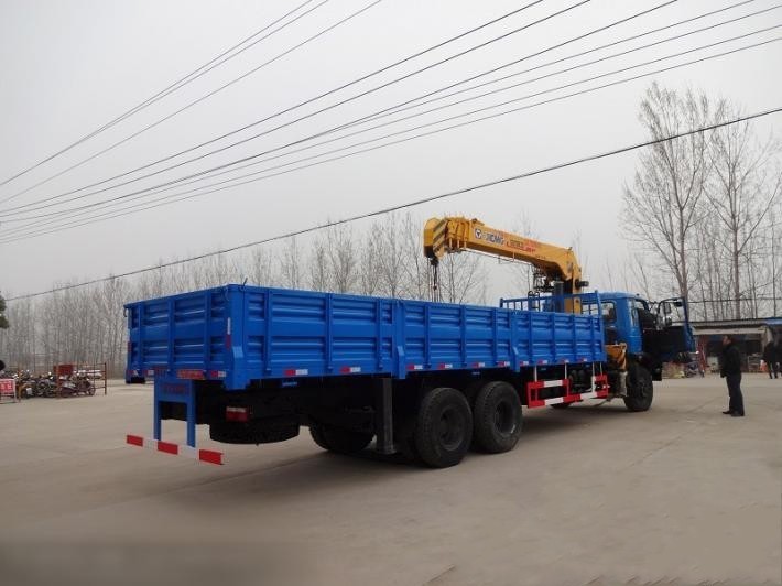 東風(fēng)后八輪圖片