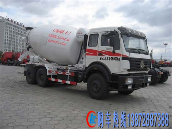 北奔重卡12方攪拌車