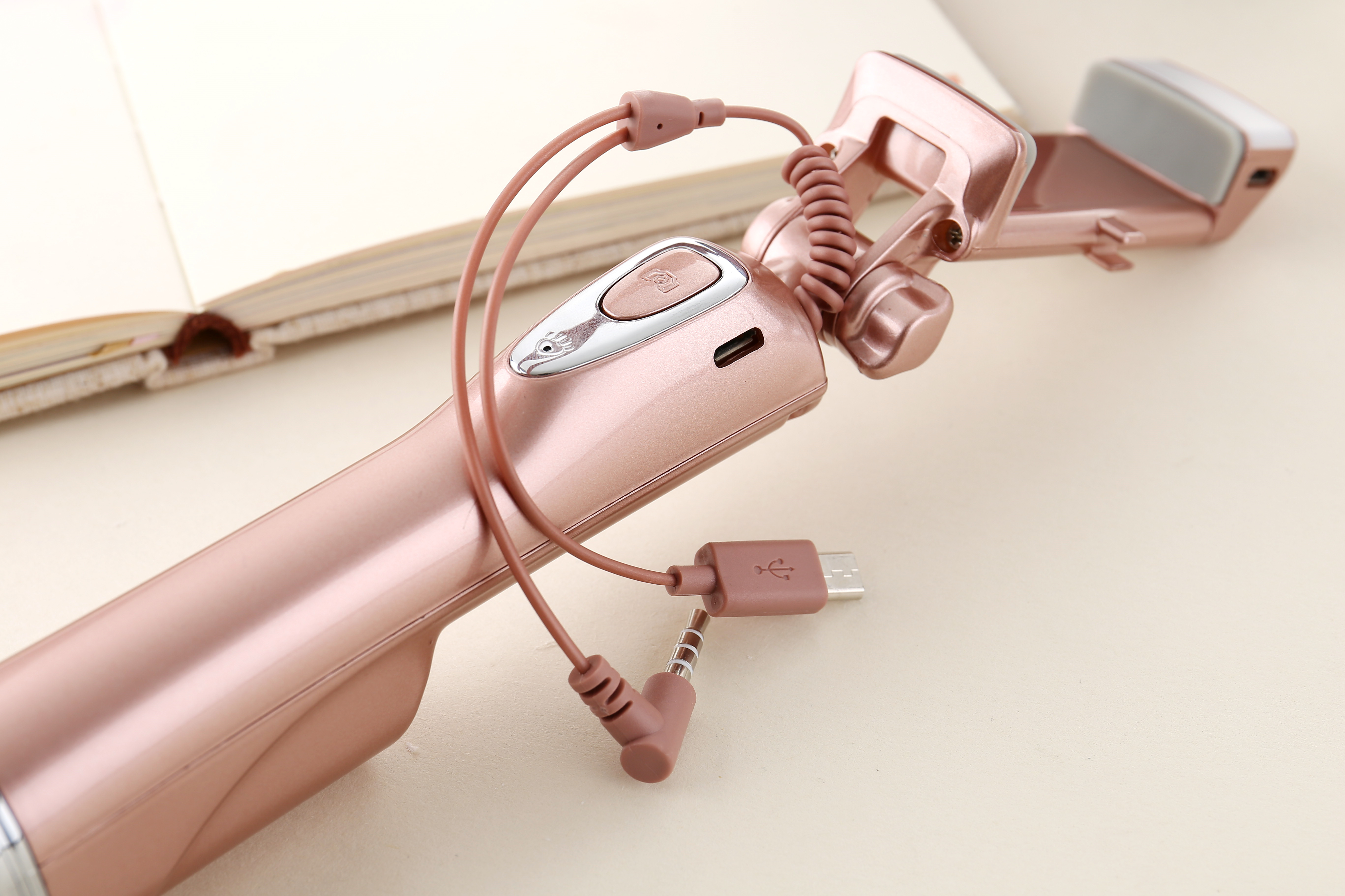 禮品定制自拍桿A3線(xiàn)控補(bǔ)光燈自拍桿