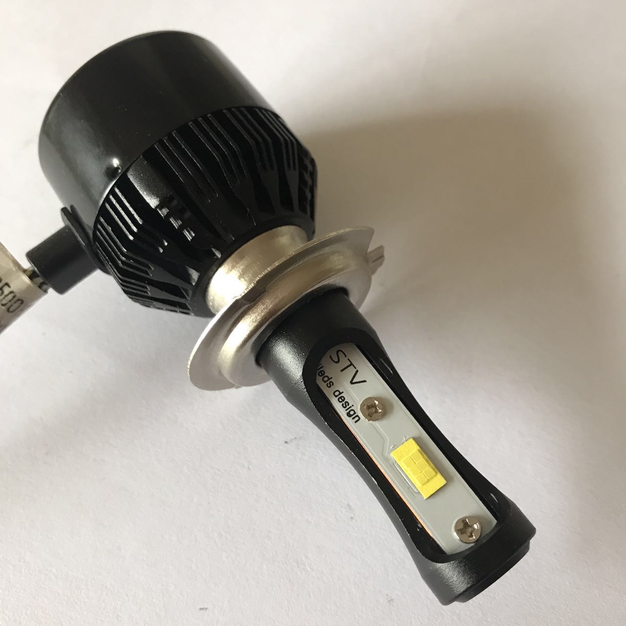 新V10系列LED車燈誠招代理圖片/新V10系列LED車燈誠招代理樣板圖 (2)