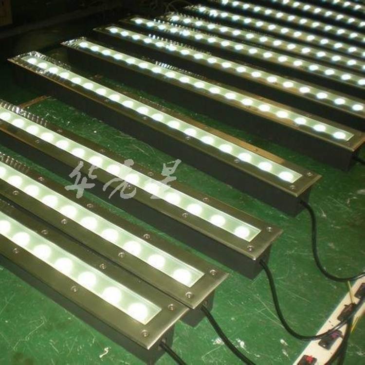 条形地埋灯led18w，厂家，单色七彩RGB，DMX512多彩