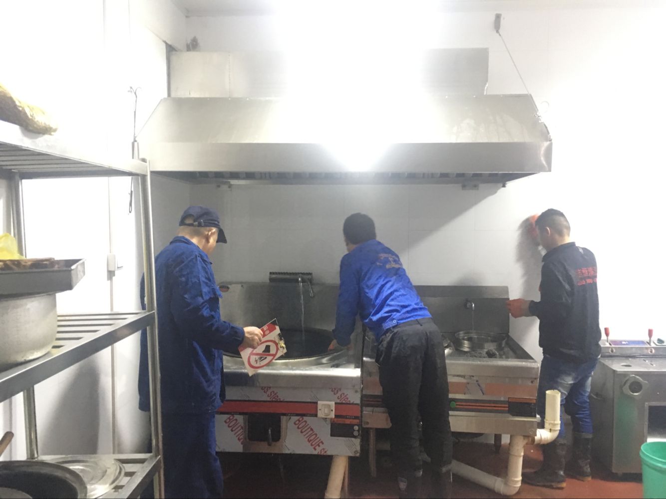 昆山錦溪鎮(zhèn)單位食堂油煙機(jī)圖片/昆山錦溪鎮(zhèn)單位食堂油煙機(jī)樣板圖 (3)