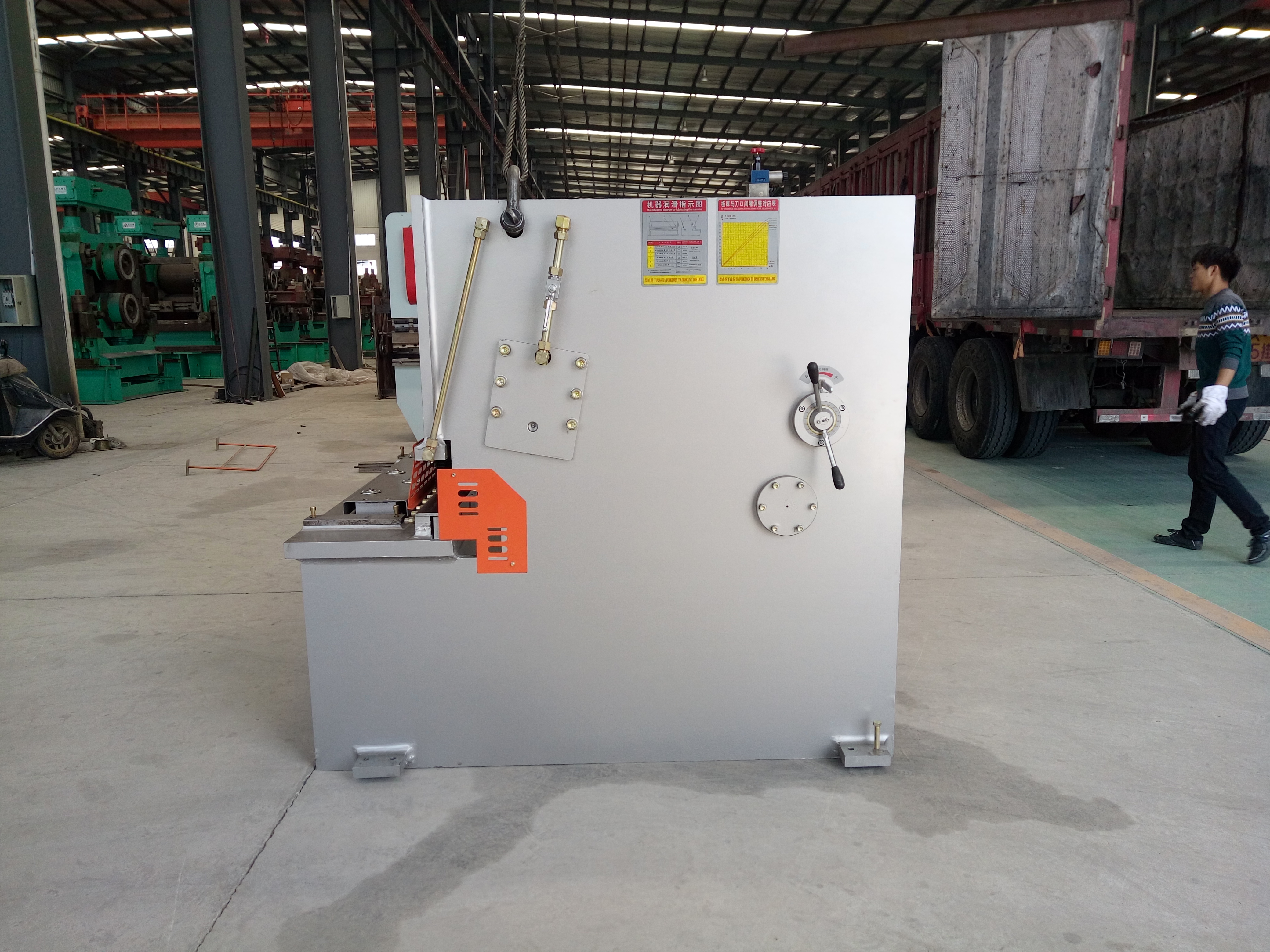 剪板機(jī)圖片/剪板機(jī)樣板圖 (4)