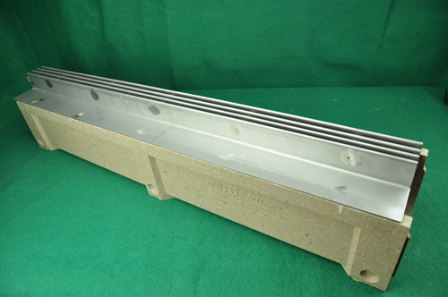 縫隙式蓋板樹脂混凝土排水溝圖片