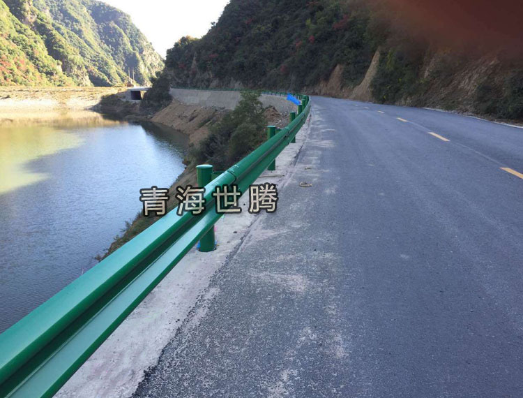 波形護欄板圖片/波形護欄板樣板圖 (4)