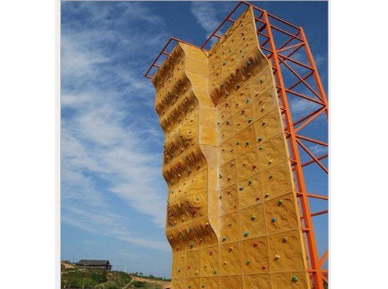 夏季旅游項目-戶外攀巖圖片