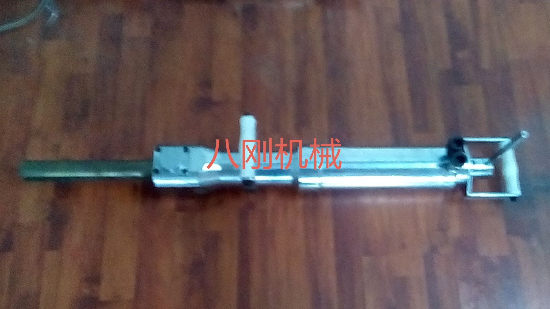 劈裂機(jī)，巖石基坑劈裂機(jī)，隧道開(kāi)采劈裂機(jī)，涵洞掘進(jìn)劈裂機(jī)，孤石破碎劈裂機(jī)