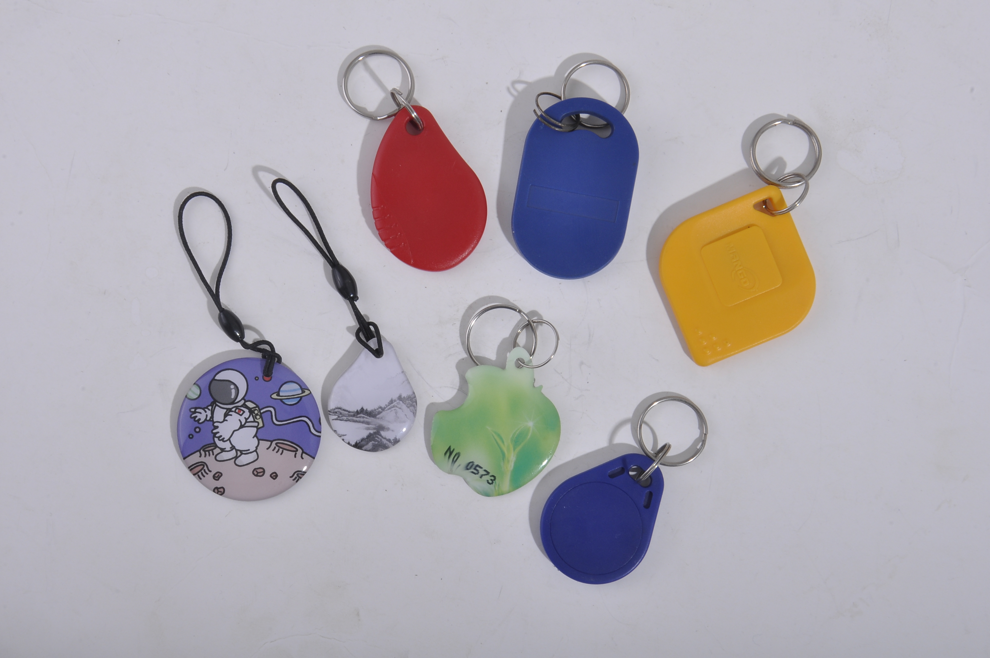 大量供應 空白IC卡，射頻卡，量大從優(yōu)，免費設計卡圖印刷