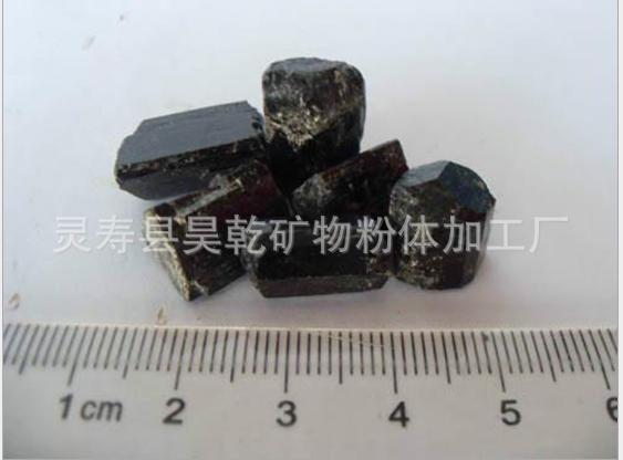 電氣石顆粒圖片