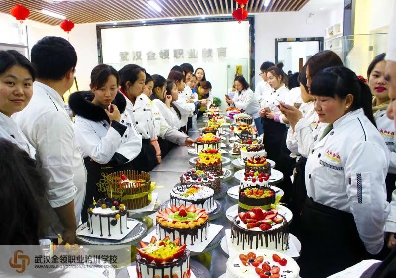 西點(diǎn)蛋糕培訓(xùn)圖片/西點(diǎn)蛋糕培訓(xùn)樣板圖 (2)