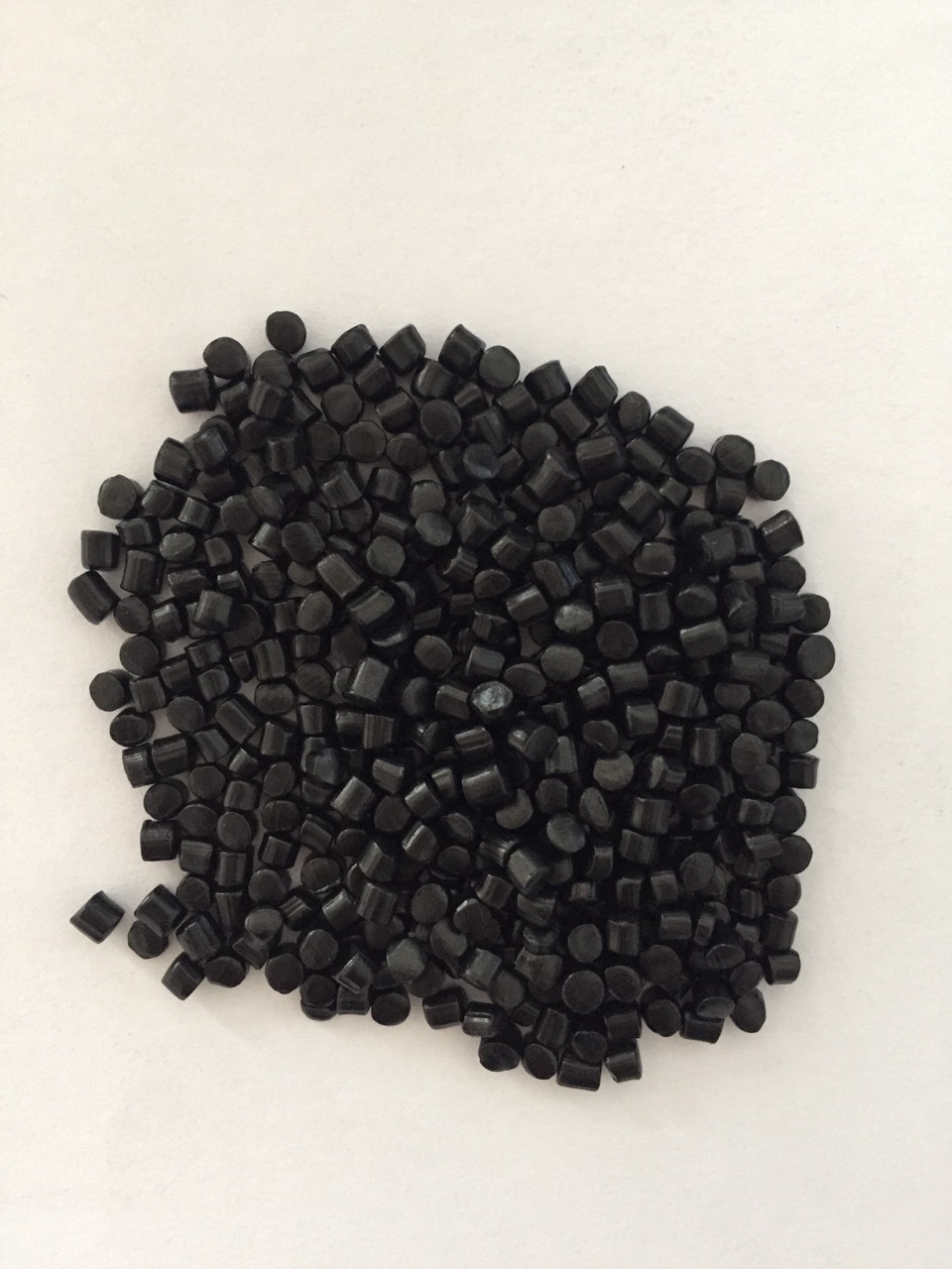 山東濱州無載體黑色母粒  質(zhì)優(yōu)價(jià)廉，廠家直銷