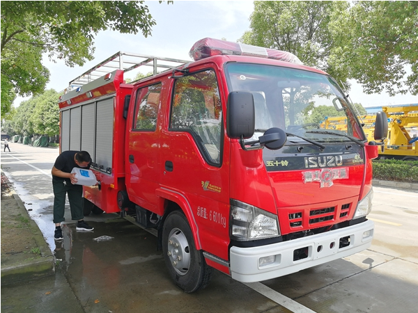 國(guó)五慶鈴3.5噸水罐消防車  慶鈴3.5噸消防車
