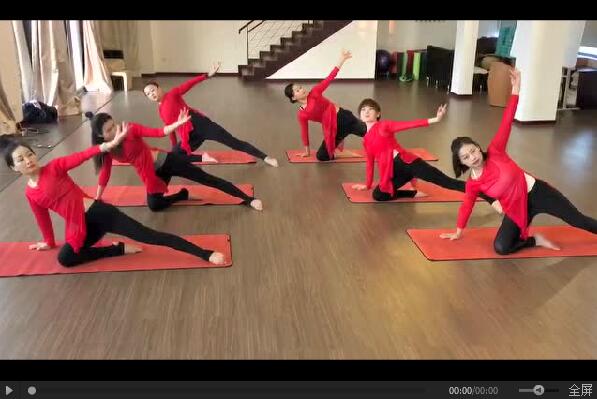 瑜伽「舞者式」練習(xí)，手抓不到腳常圖片