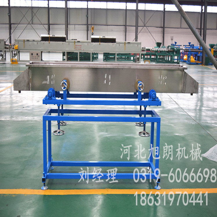 專業(yè)生產(chǎn)廣告字邊條擠出機生產(chǎn)線圖片/專業(yè)生產(chǎn)廣告字邊條擠出機生產(chǎn)線樣板圖 (3)