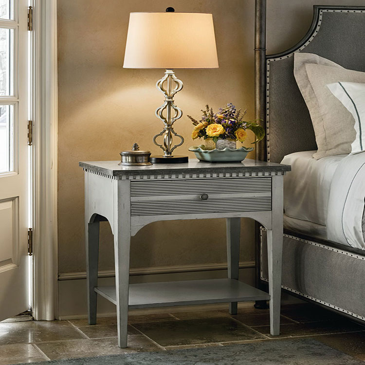 美式深色懷舊款方形收納儲物床頭柜圖片