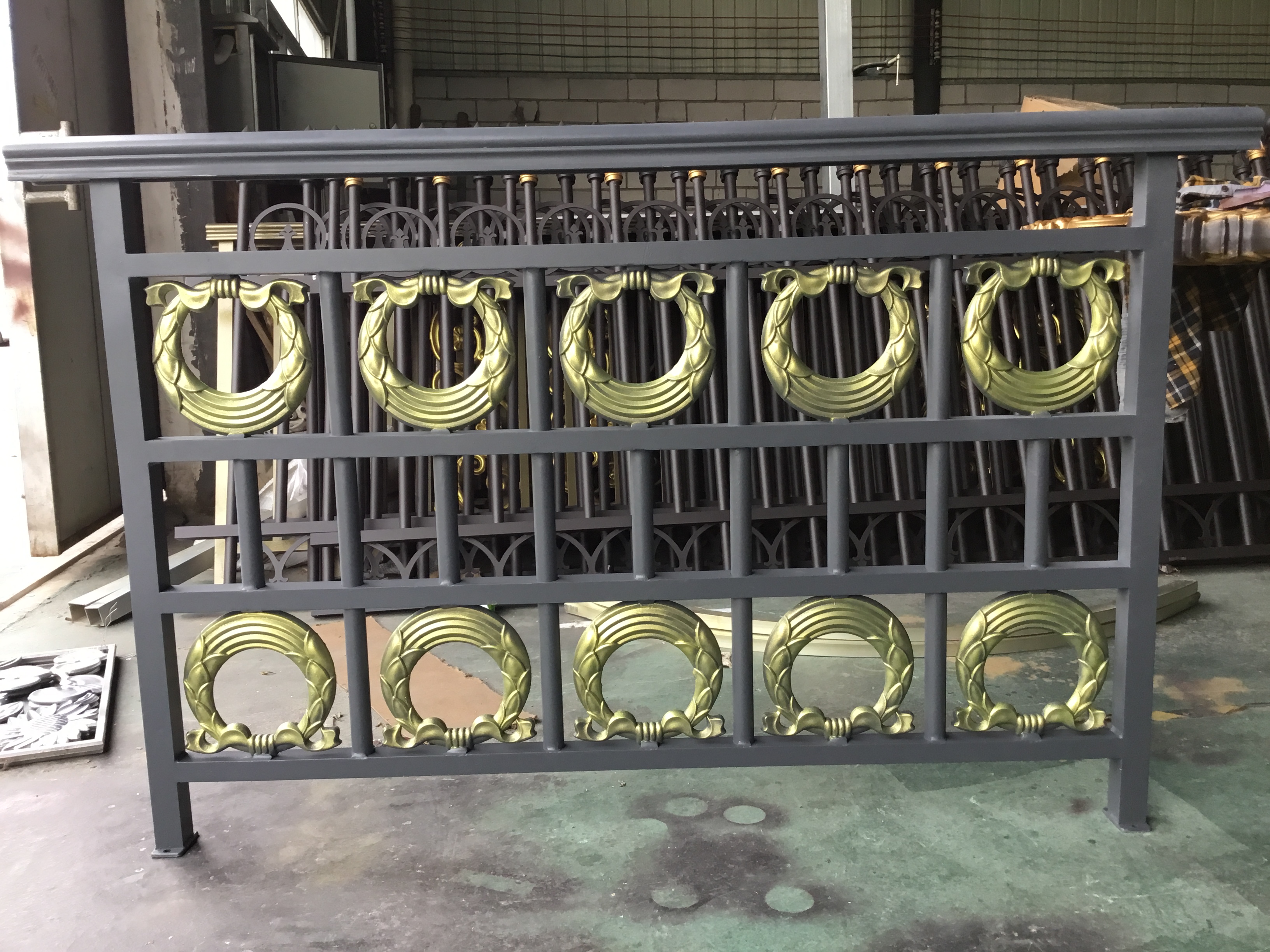 鋁合金陽臺欄桿廠家直銷@佛山別墅欄桿工廠定制價格@佛山陽臺欄桿廠