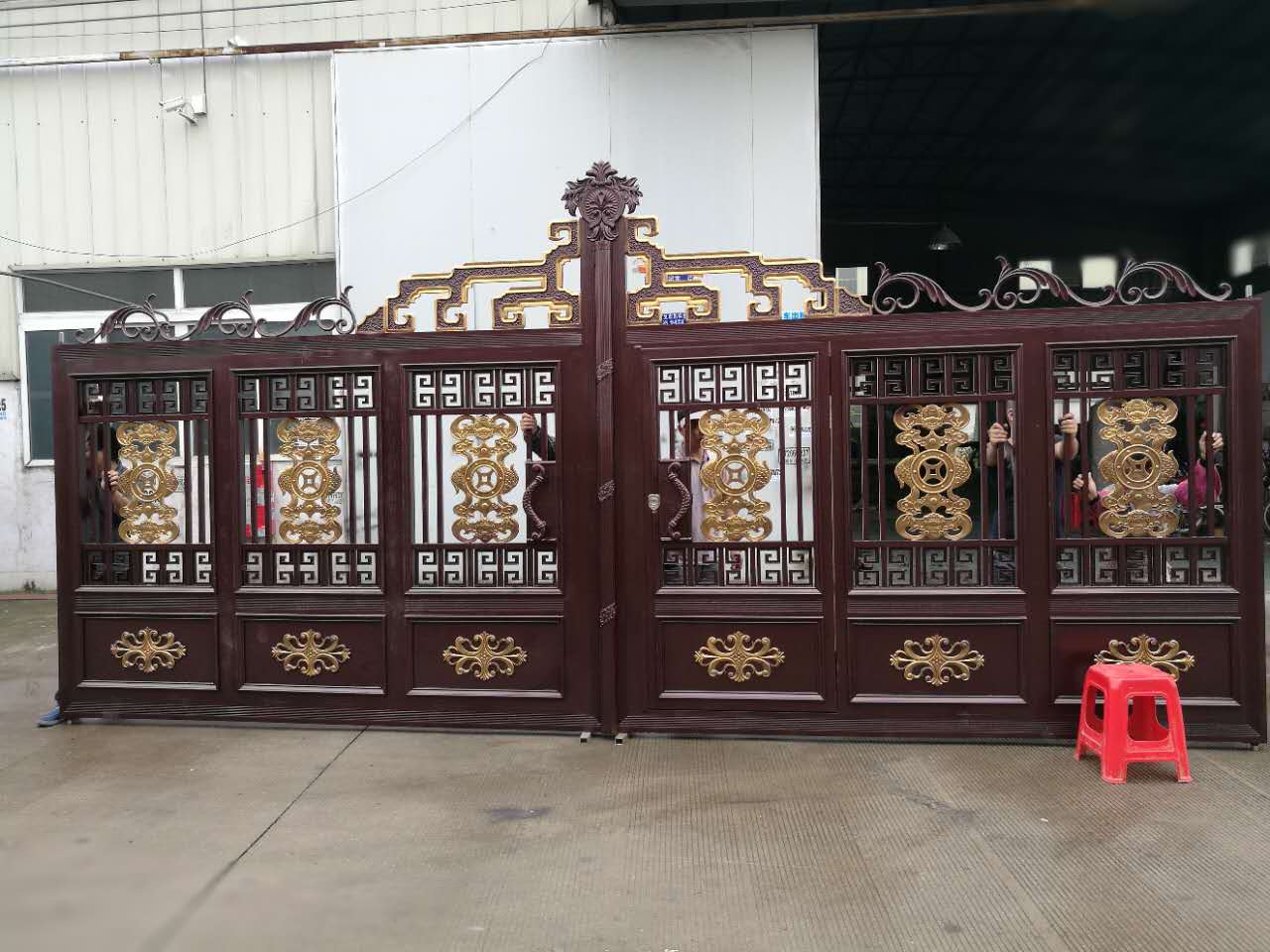 供應(yīng)廠家直銷(xiāo)鑄鋁門(mén) 廠家直銷(xiāo)鋁合金別墅門(mén)