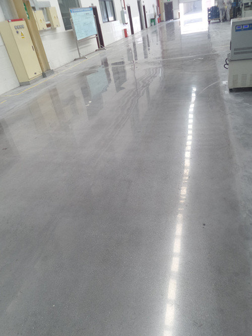 固化劑地坪保養(yǎng)事項(xiàng)，十堰地坪施工，襄陽(yáng)地坪施工隊(duì)武漢地坪施工隊(duì)