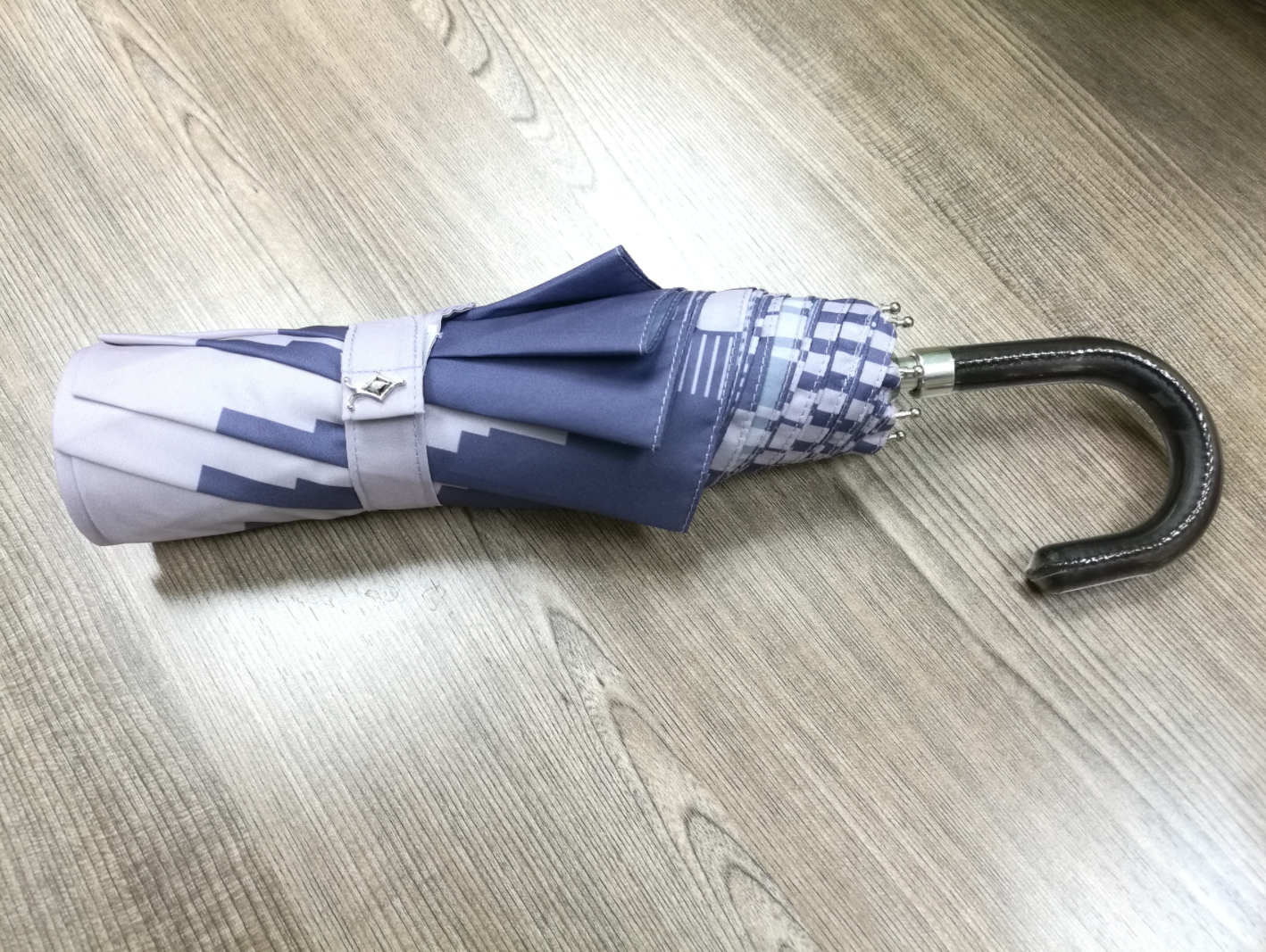 哪里有折傘賣 遮陽傘供應(yīng)