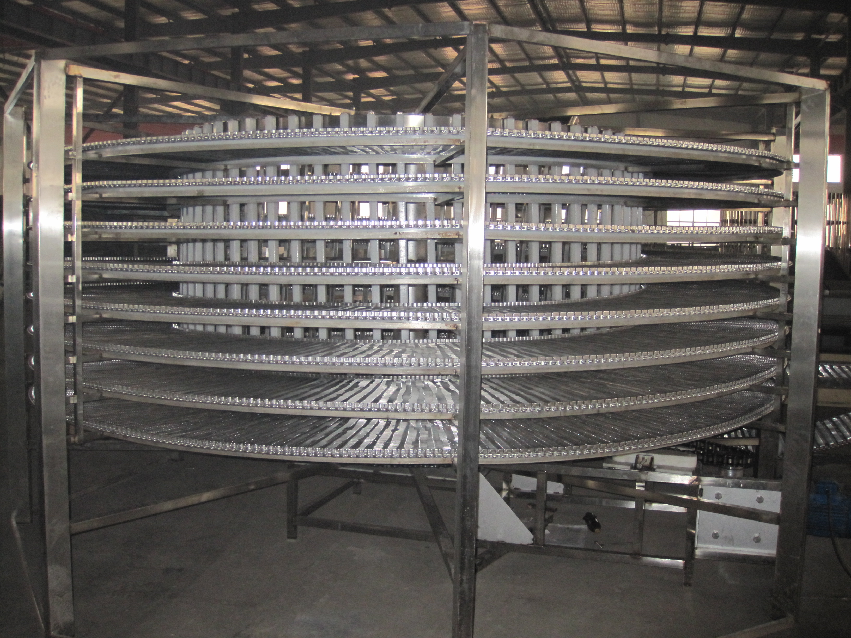 大型食品生產(chǎn)面包冷卻用旋轉(zhuǎn)塔型輸圖片/大型食品生產(chǎn)面包冷卻用旋轉(zhuǎn)塔型輸樣板圖 (1)