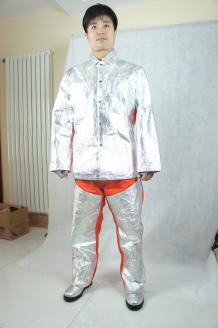 廈門勞保隔熱防化服防火大衣背心大襟圍裙套袖護(hù)腿腳罩手套鞋頭罩披肩 煉鋼爐服