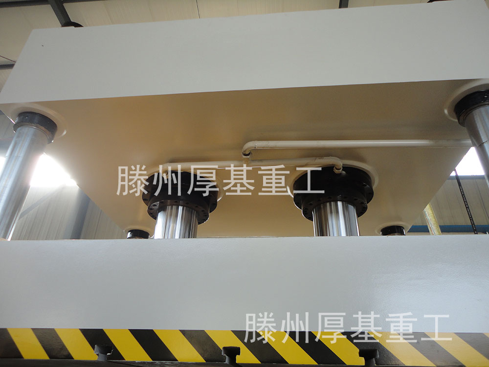 噸液壓機(jī)圖片/噸液壓機(jī)樣板圖 (4)