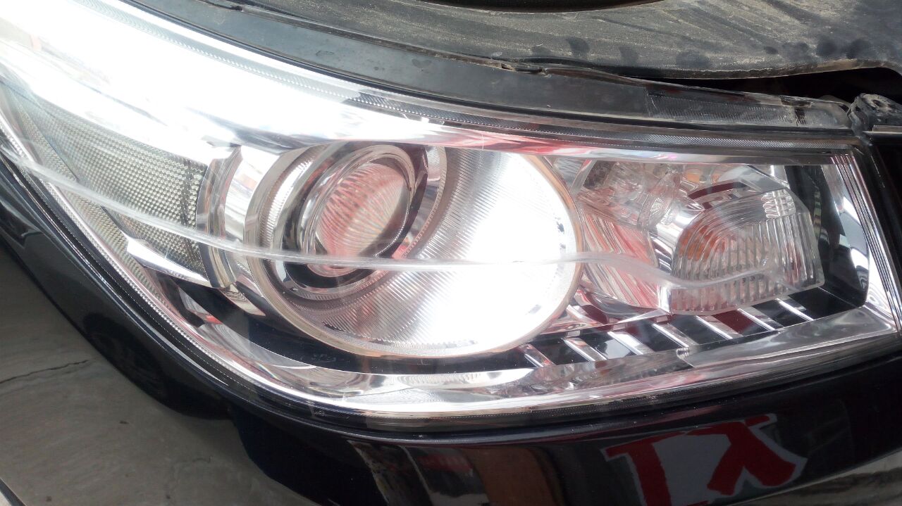 汽車(chē)車(chē)燈修復(fù)翻新圖片/汽車(chē)車(chē)燈修復(fù)翻新樣板圖 (1)