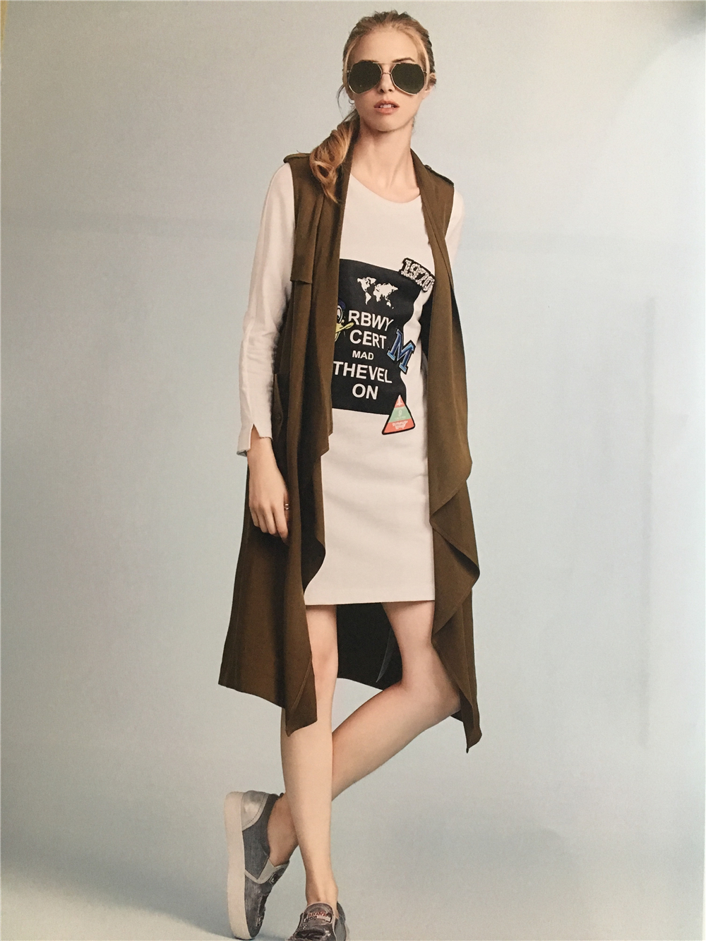 四川折扣女裝批發(fā)人本萬依17春裝圖片