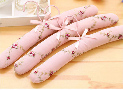 專業(yè)木質(zhì)衣架廠家直銷批發(fā)耐用 專業(yè)木質(zhì)衣架廠家直銷批發(fā)木衣架