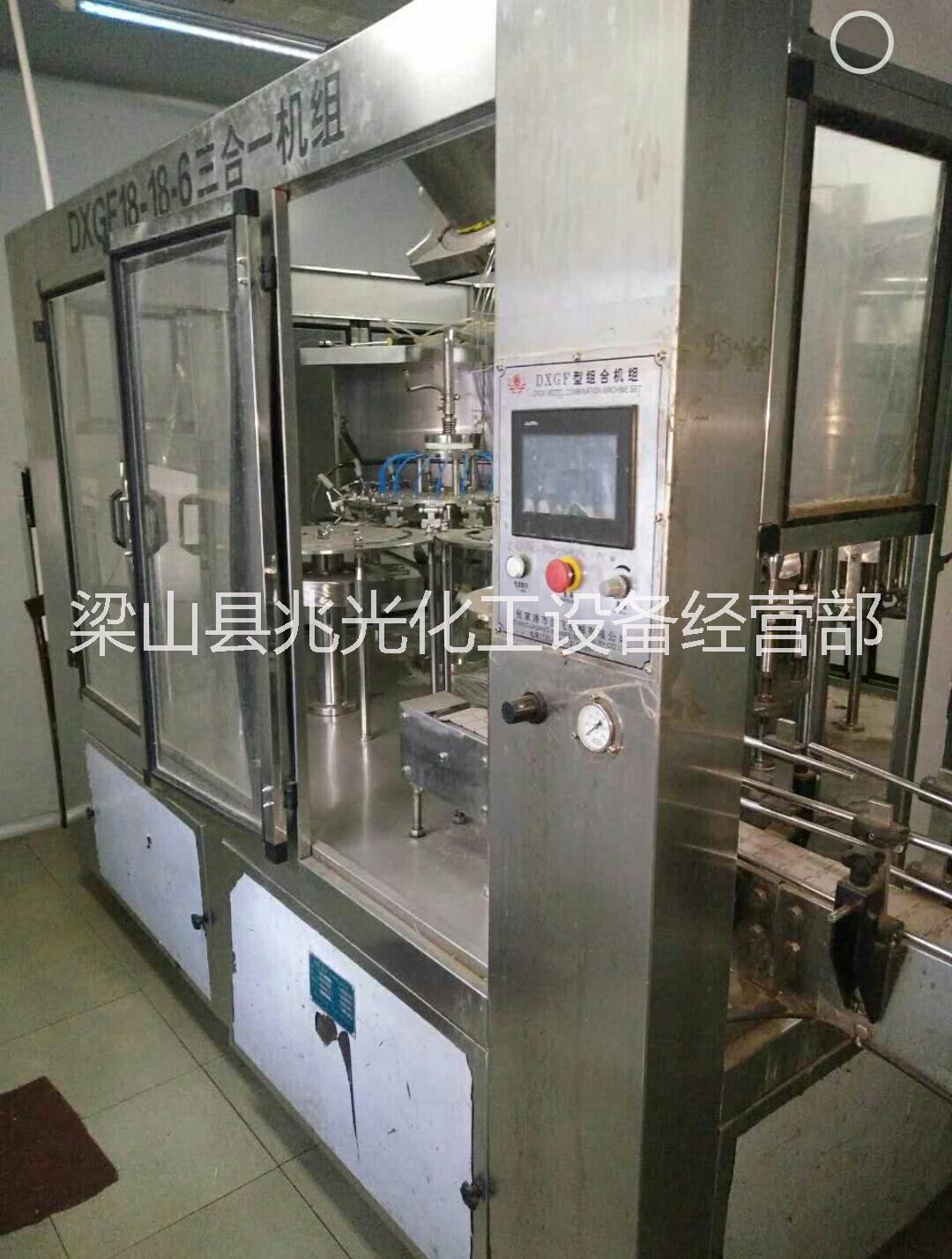 礦泉水灌裝機圖片/礦泉水灌裝機樣板圖 (1)