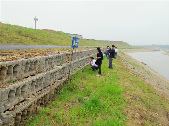 河北開元路側(cè)石鋼模具圖片/河北開元路側(cè)石鋼模具樣板圖 (3)