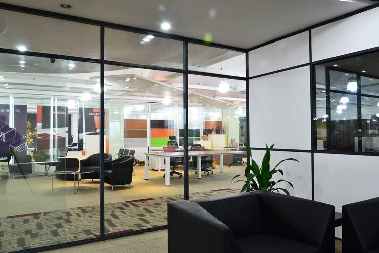 大連辦公隔斷鋁型材圖片