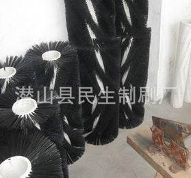 環(huán)衛(wèi)掃雪車毛刷圖片