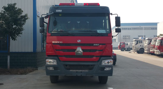 重汽豪沃8噸水罐消防車圖片