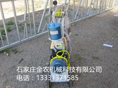 廠家直銷單桶移動(dòng)活塞式擠奶機(jī)圖片