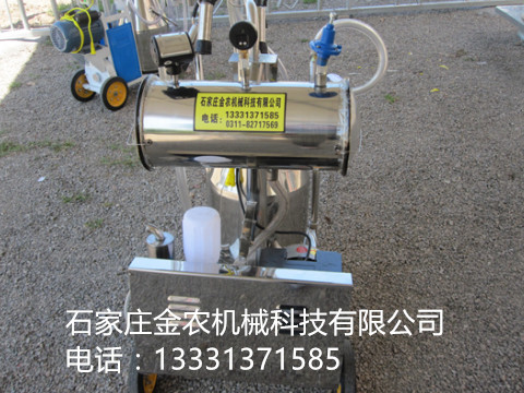 小型家用擠奶機(jī)圖片