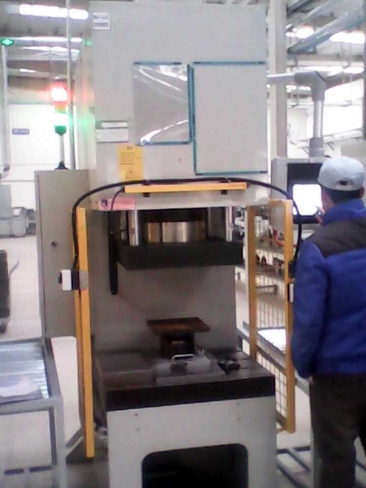 數(shù)控油壓機(jī)圖片/數(shù)控油壓機(jī)樣板圖 (1)