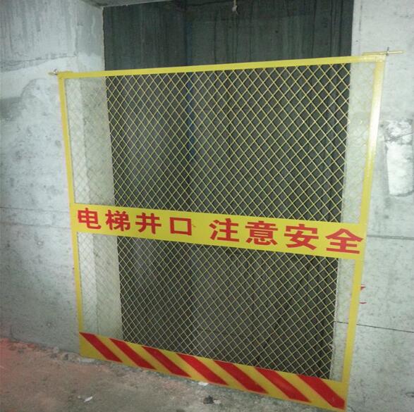 定制施工電梯安全門圖片/定制施工電梯安全門樣板圖 (2)