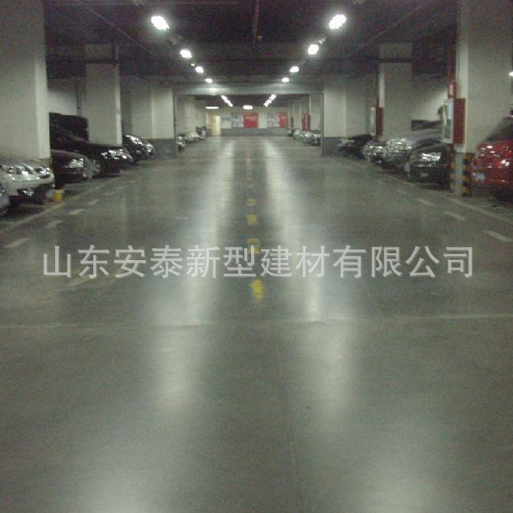 山東泰安金剛砂耐磨地面起砂地坪圖片