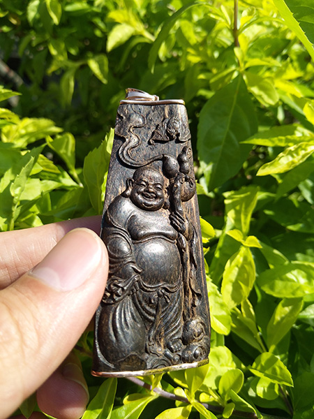 達(dá)拉干米勒沉香吊墜 沉香木雕刻金掛件