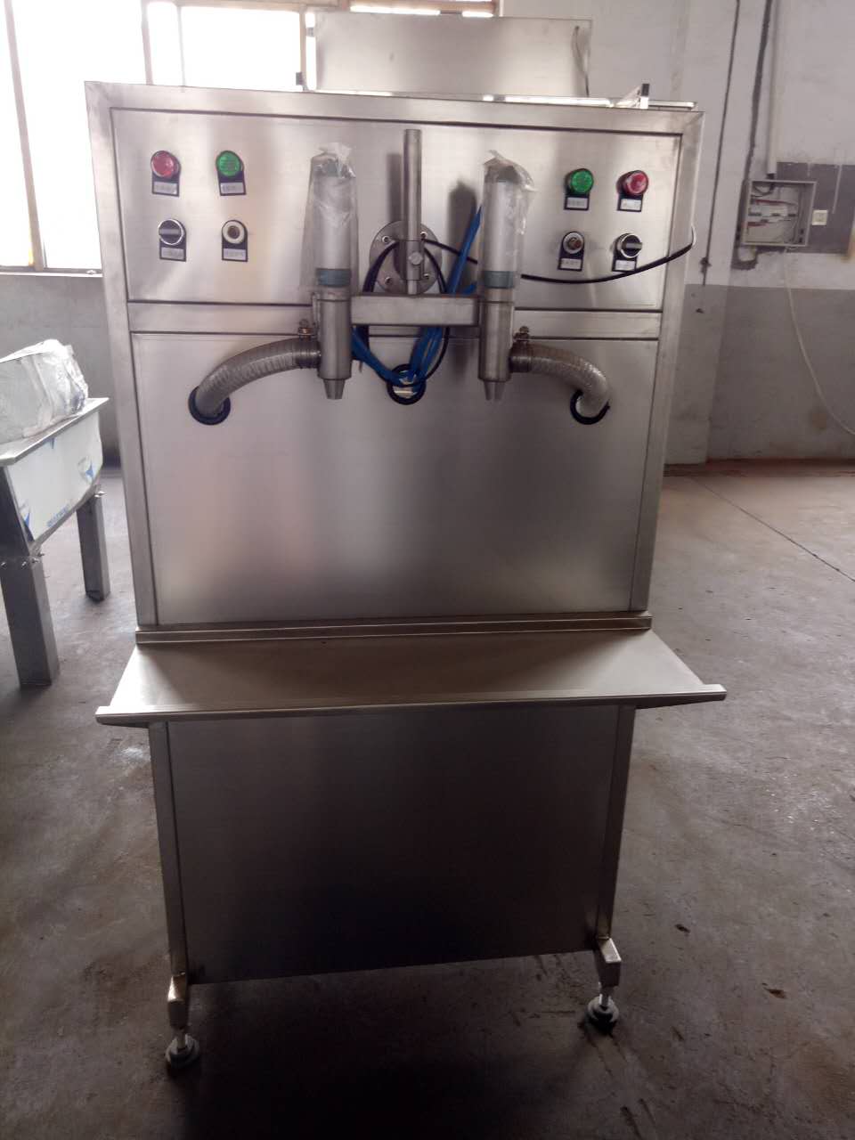 食用油灌裝機圖片/食用油灌裝機樣板圖 (2)