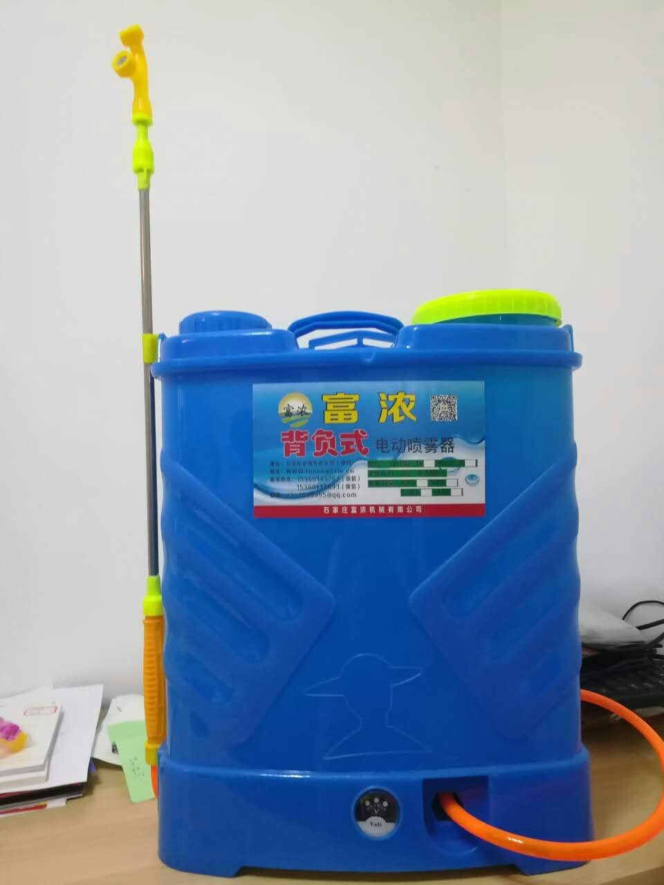 富濃鋰電池電動(dòng)噴霧器、鋰電池噴霧器耐用嗎、12V鋰電池噴霧器價(jià)格、電動(dòng)噴霧器鋰電池批發(fā)