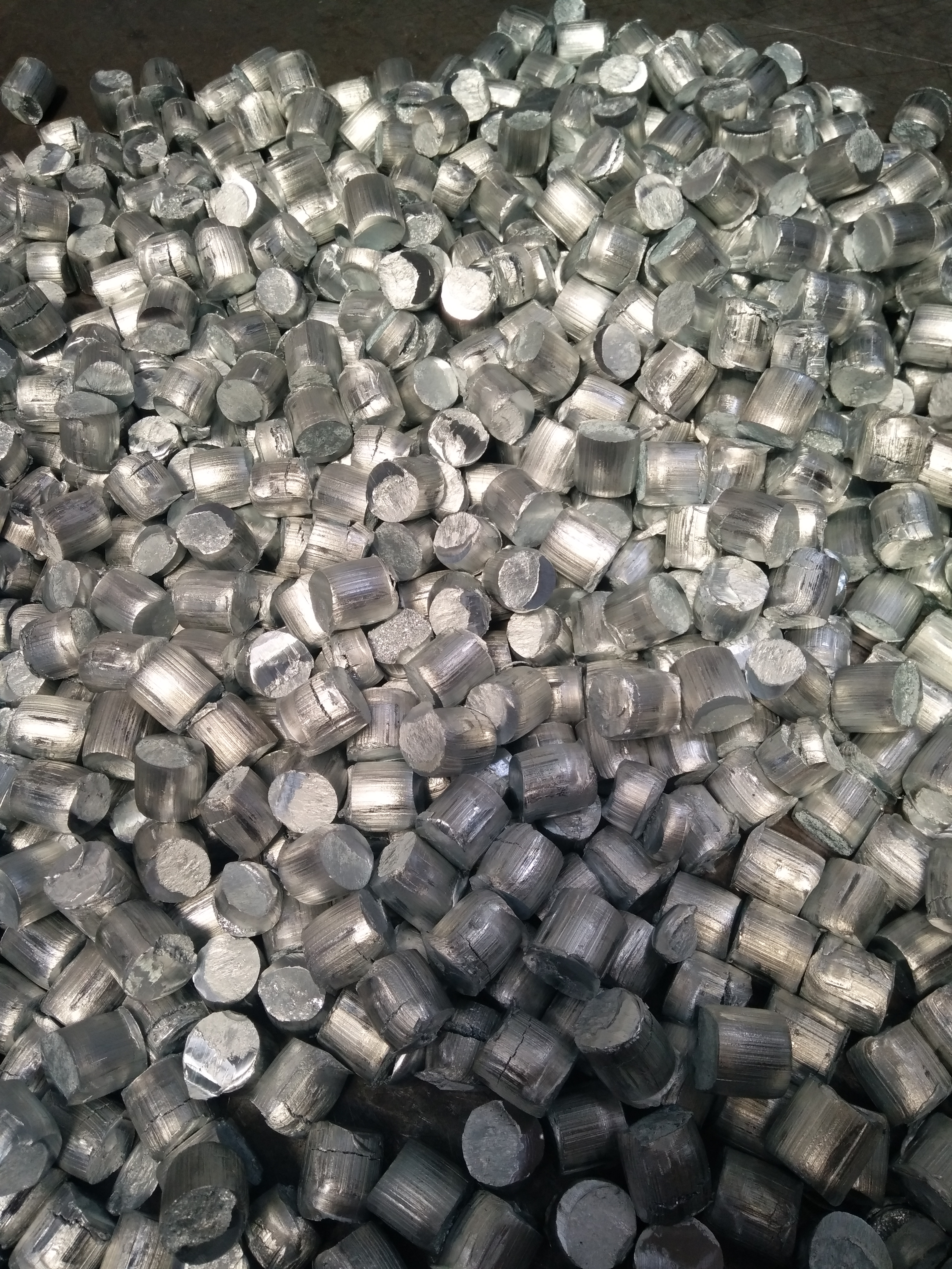 生產(chǎn)廠家純鋅丸直銷去毛刺用圖片