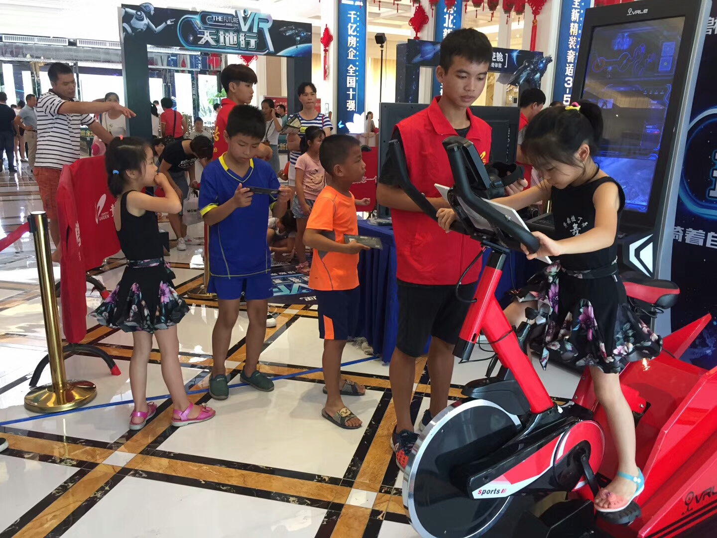 三星Gear VR、HTC圖片/三星Gear VR、HTC樣板圖 (2)