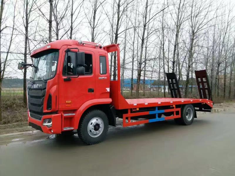 江淮單橋平板運(yùn)輸車(chē)工程機(jī)械車(chē)廠家