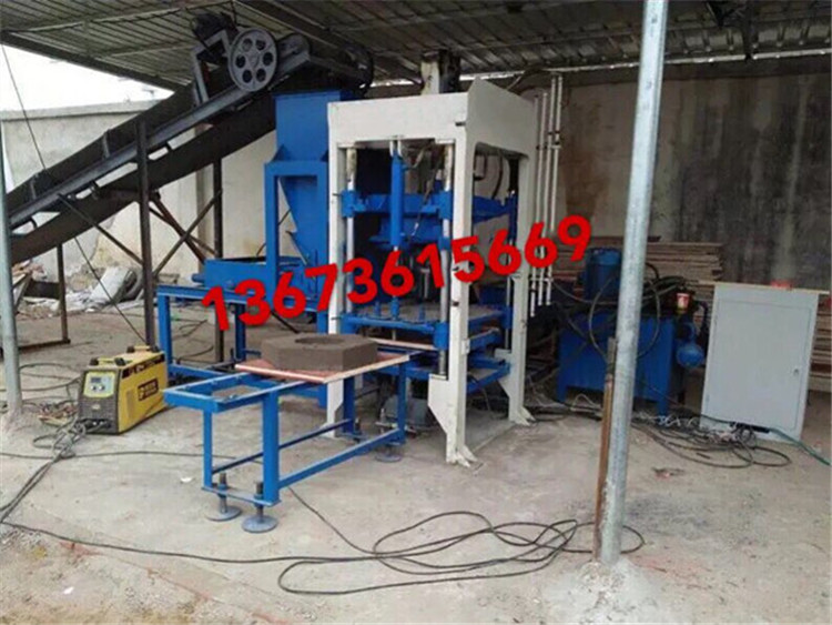 六棱磚機(jī)圖片