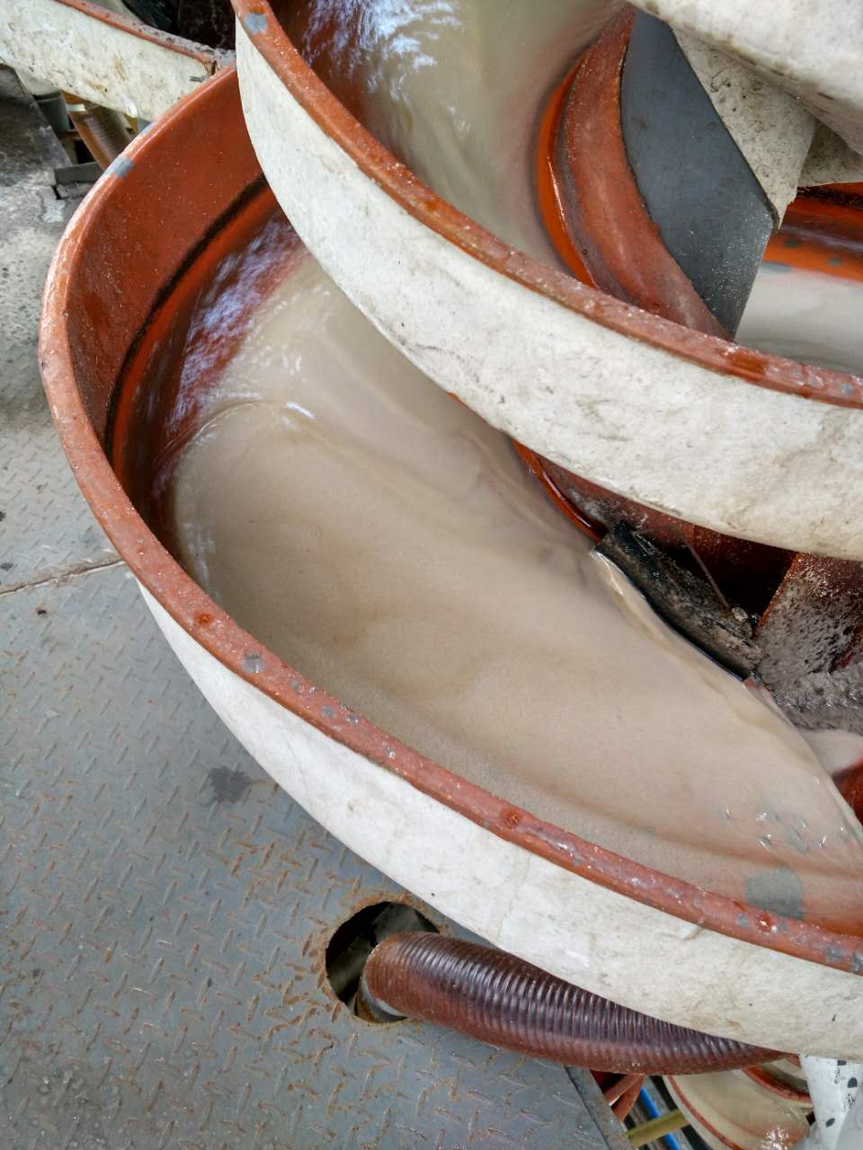 螺旋溜槽 螺旋溜槽廠家 螺旋溜槽批發(fā) 海口螺旋溜槽