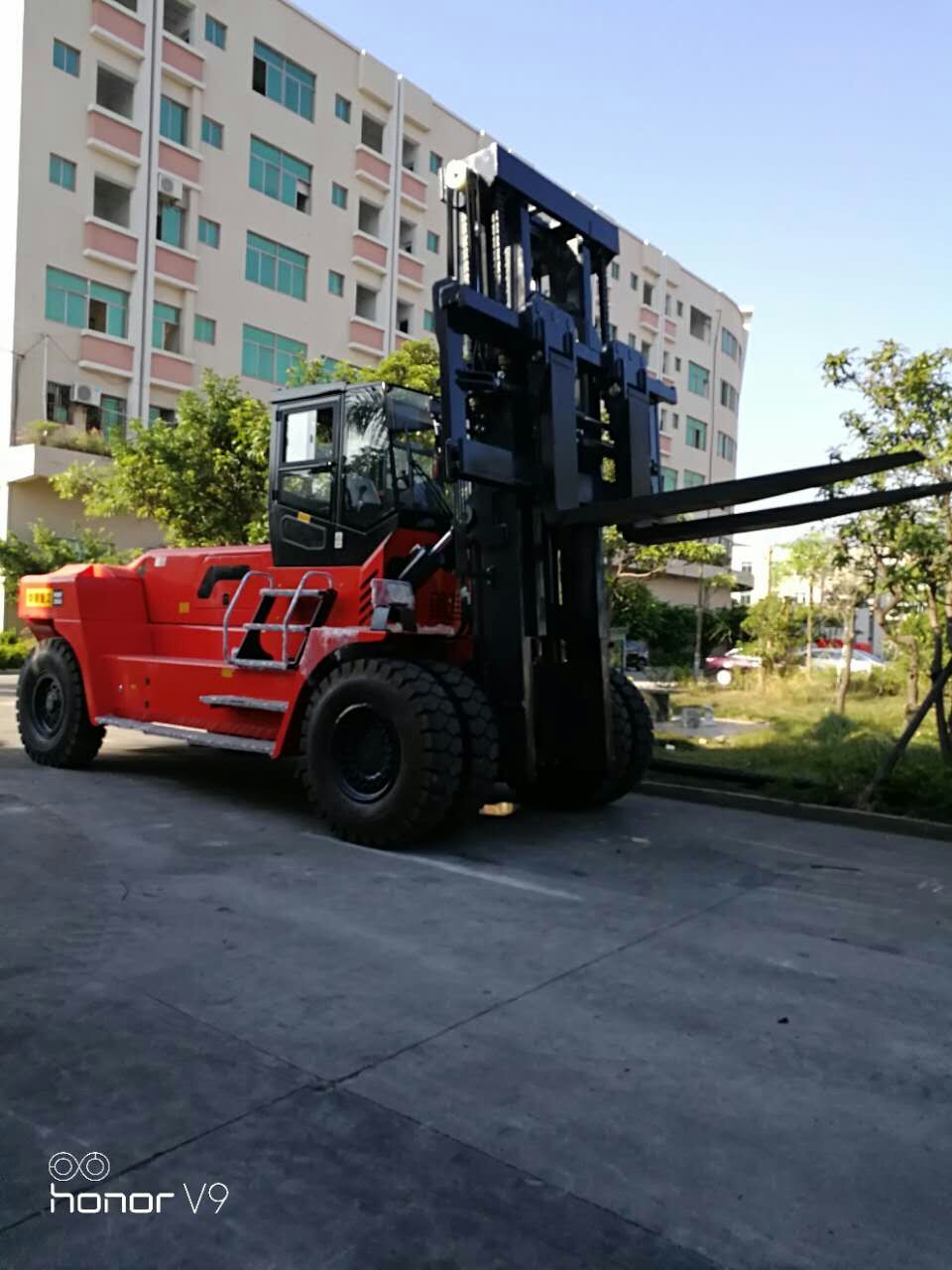 港口28噸重裝叉車碼頭堆場重型集裝箱叉車華南重工叉車報(bào)價(jià)
