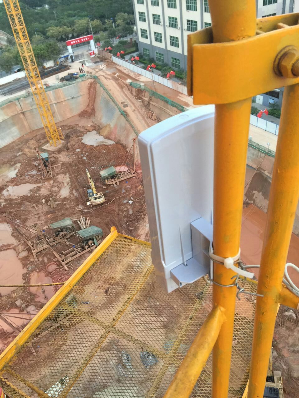 遠(yuǎn)距離數(shù)字無(wú)線網(wǎng)橋視頻傳輸設(shè)備圖片/遠(yuǎn)距離數(shù)字無(wú)線網(wǎng)橋視頻傳輸設(shè)備樣板圖 (3)