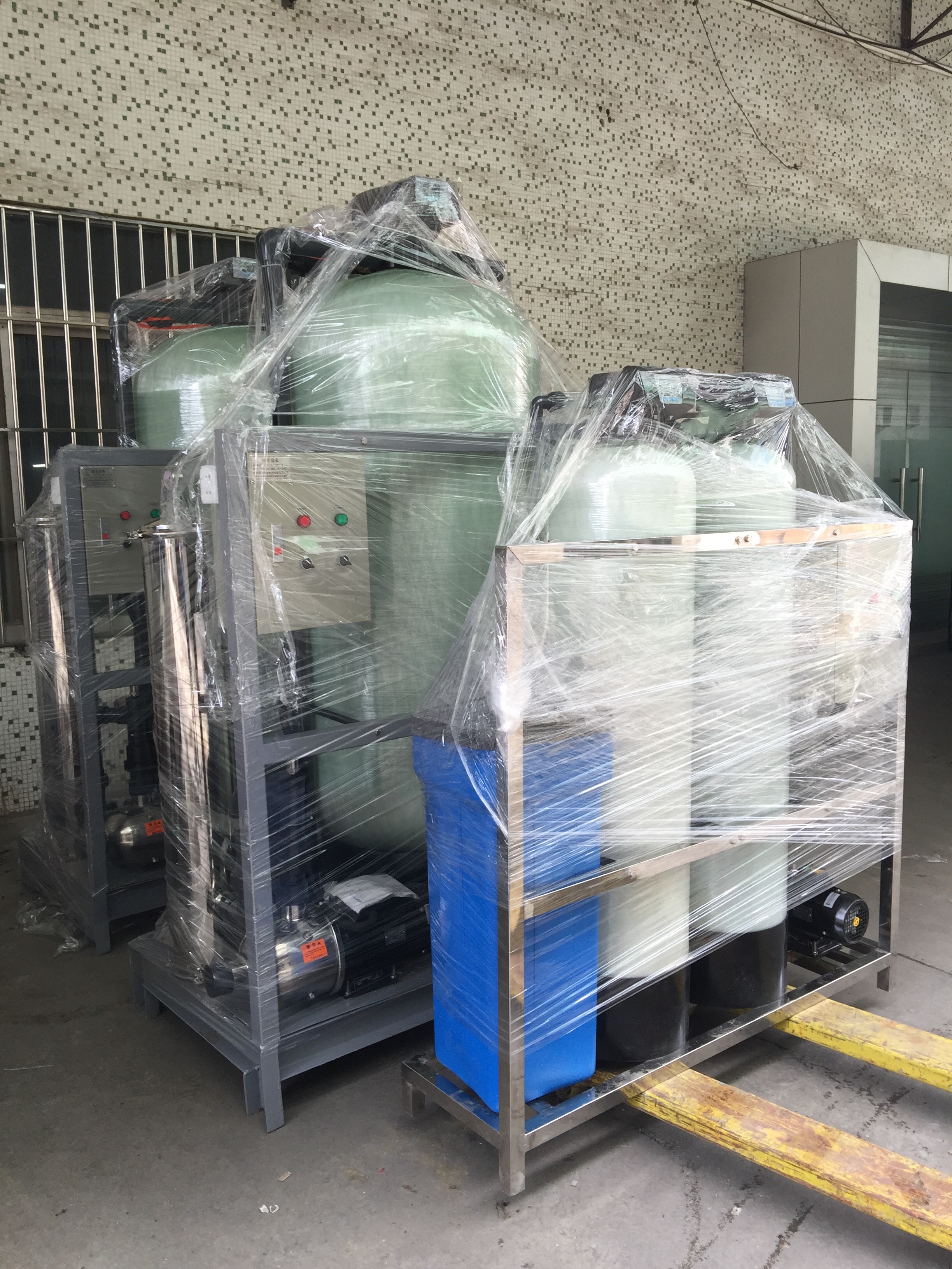 軟水設(shè)備圖片/軟水設(shè)備樣板圖 (2)